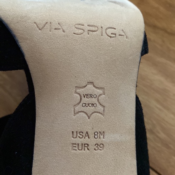 Dressy black women’s pump shoes - Picture 4 of 5